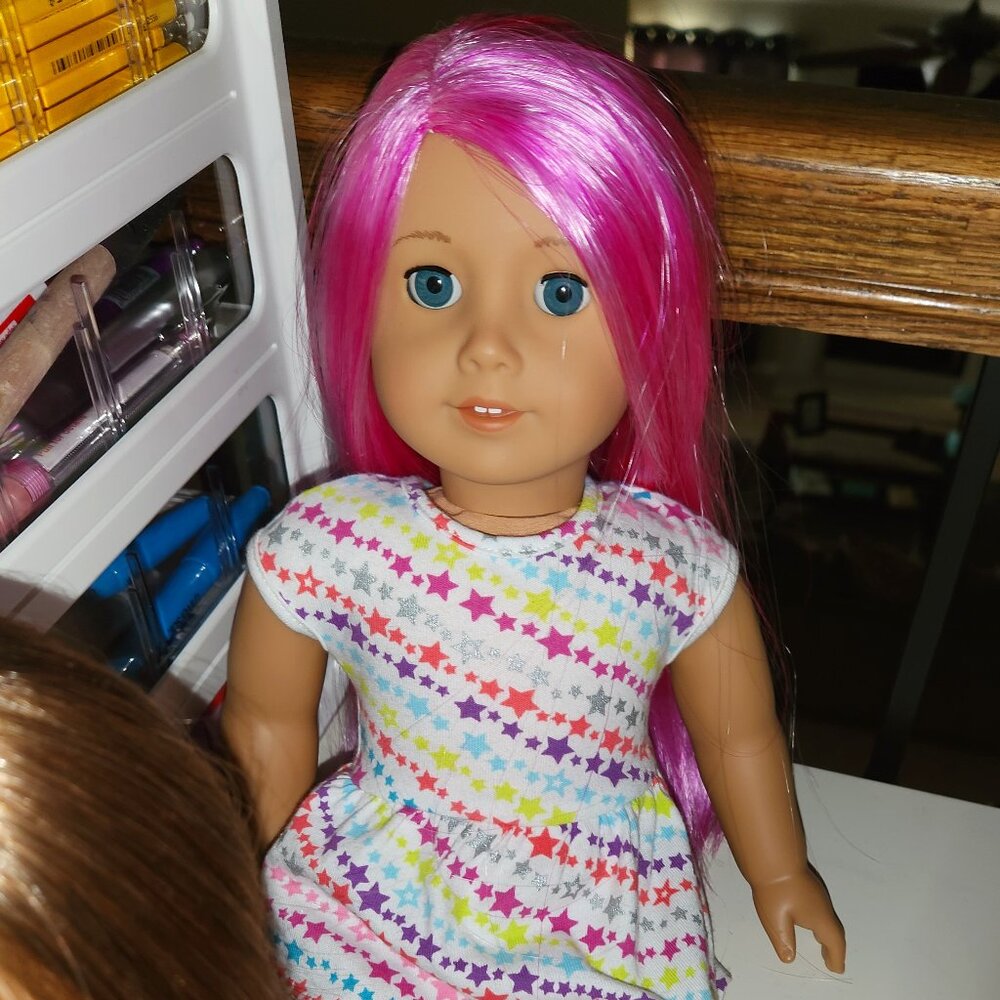 American Girl Truly Me 18" Doll 🩷 87 Book Blue Eyes Magenta Pink Hair